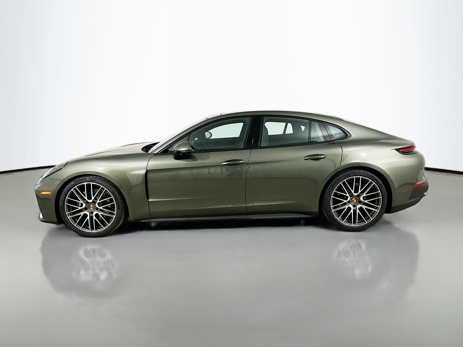 New 2026 Porsche Panamera 4 AWD/4WD image 8