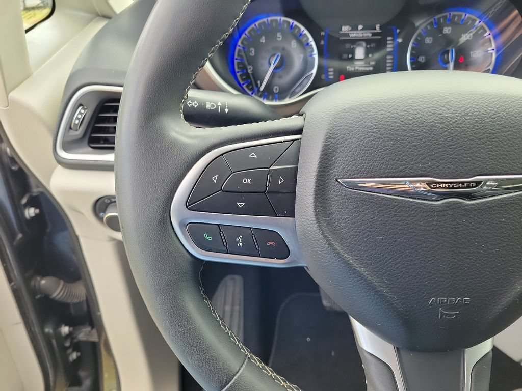 Used 2023 Chrysler Voyager LX FWD image 27