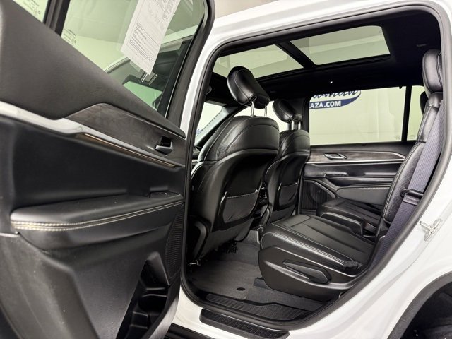 Used 2024 Jeep Grand Cherokee L Limited w/ Luxury Tech Group II image 14