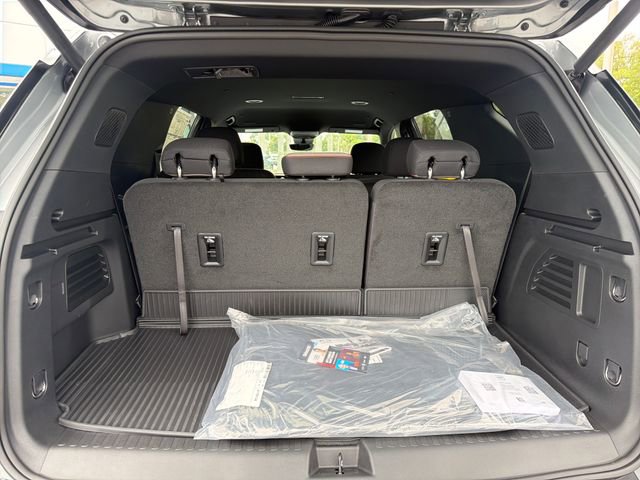 New 2026 Chevrolet Traverse LT w/ Midnight/Sport Edition FWD image 12