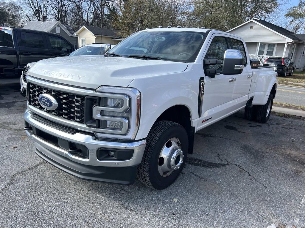 Used 2025 Ford F350 Lariat w/ Lariat Ultimate Package image 2