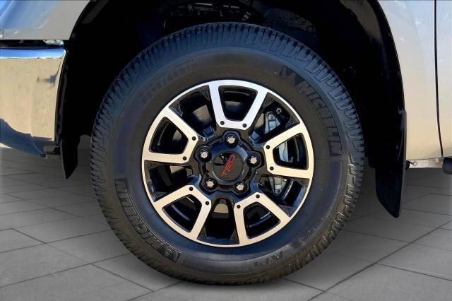 Certified 2018 Toyota Tundra SR5 w/ TRD Off Road Package AWD/4WD image 10