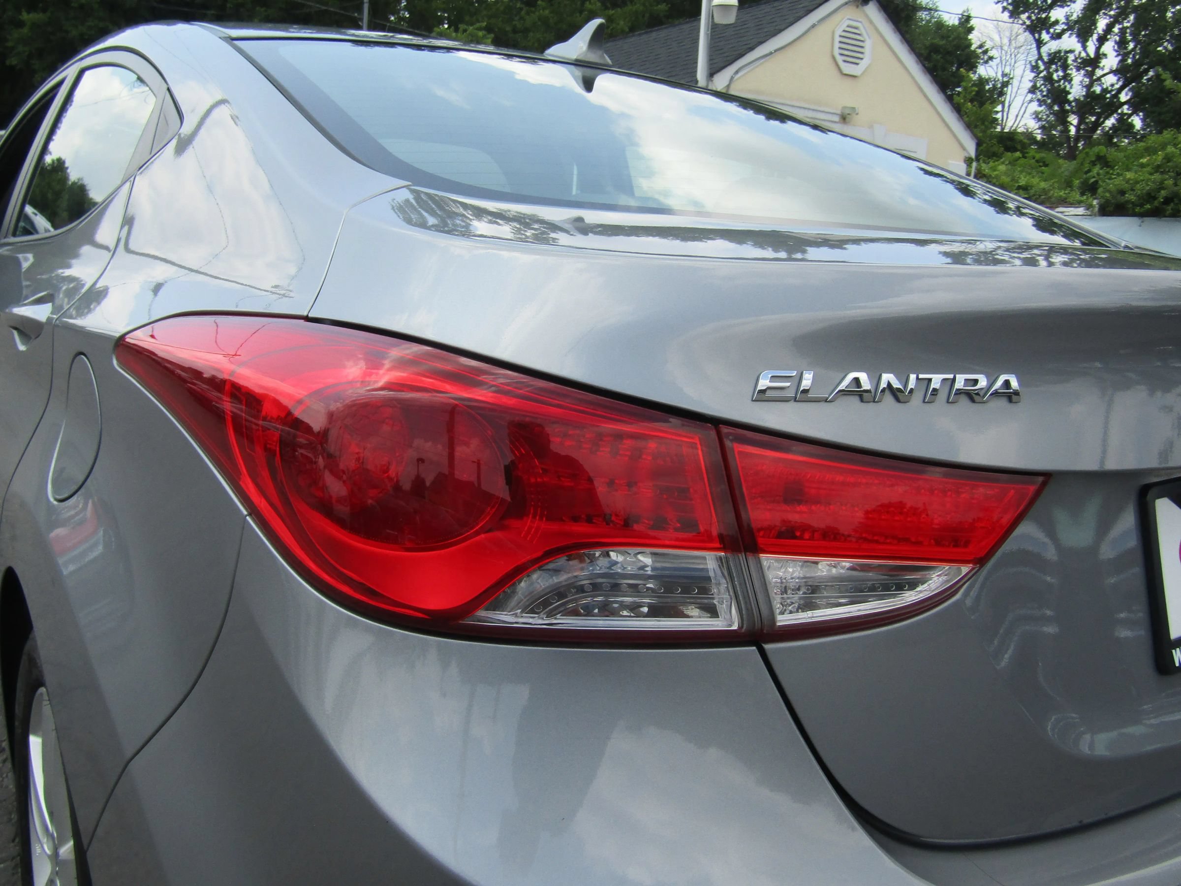 Used 2013 Hyundai Elantra GLS FWD image 10