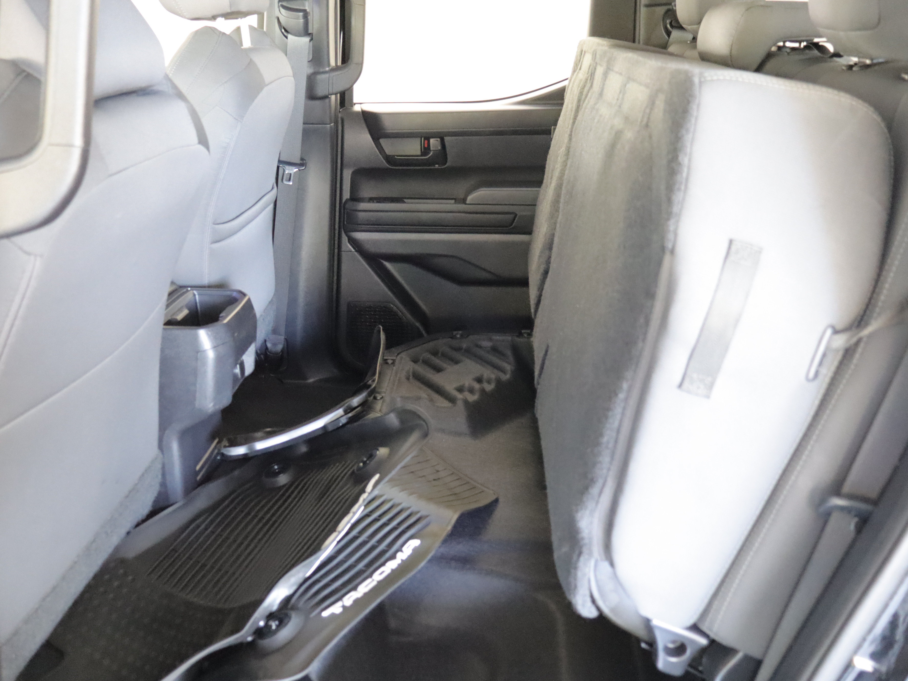 Used 2024 Toyota Tacoma SR RWD image 9