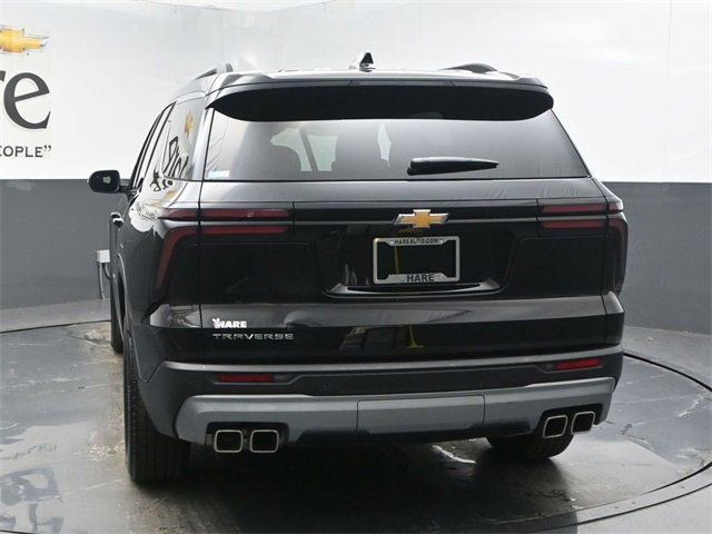 Used 2025 Chevrolet Traverse LT image 36