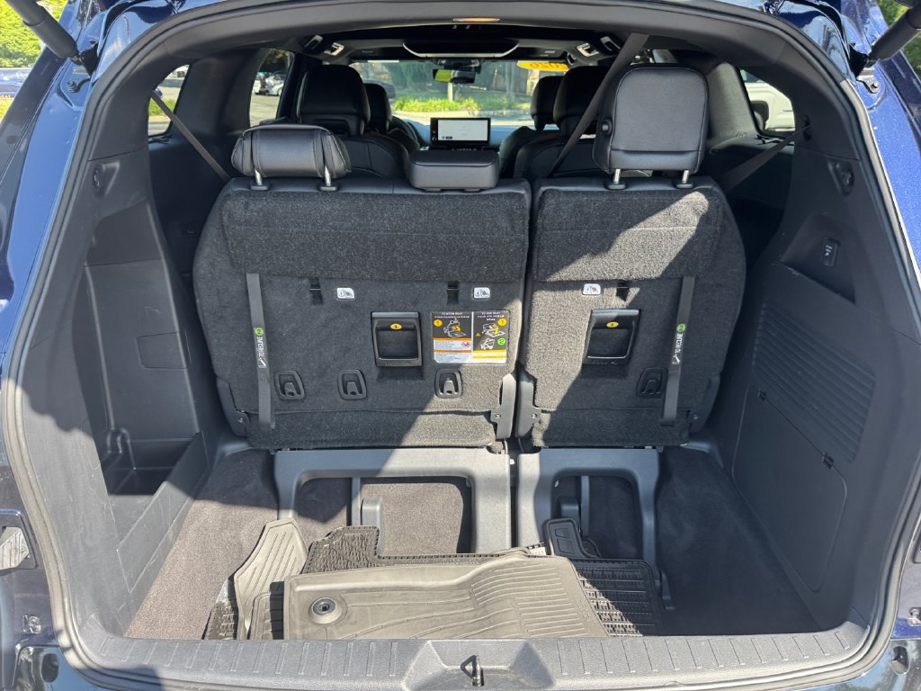Used 2026 Toyota Sienna Platinum AWD/4WD image 16