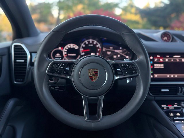 Used 2022 Porsche Cayenne AWD/4WD image 22