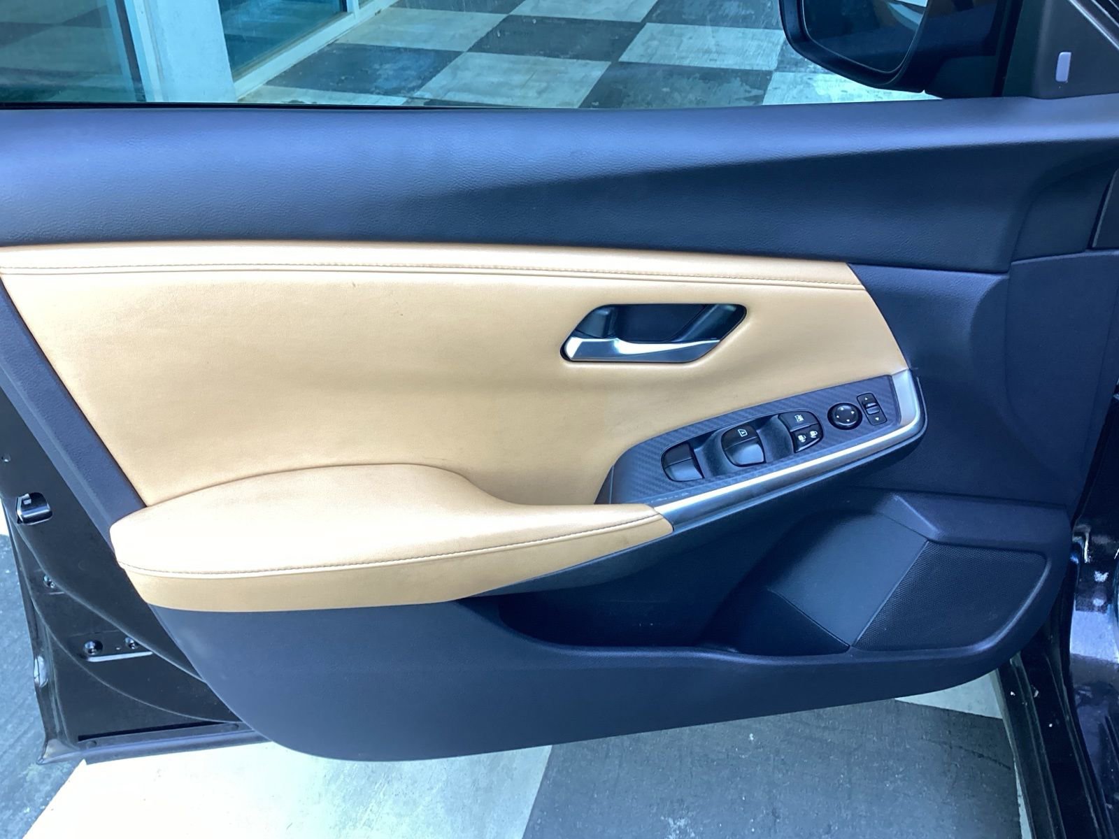 Used 2020 Nissan Sentra SV w/ SV Premium Package image 22