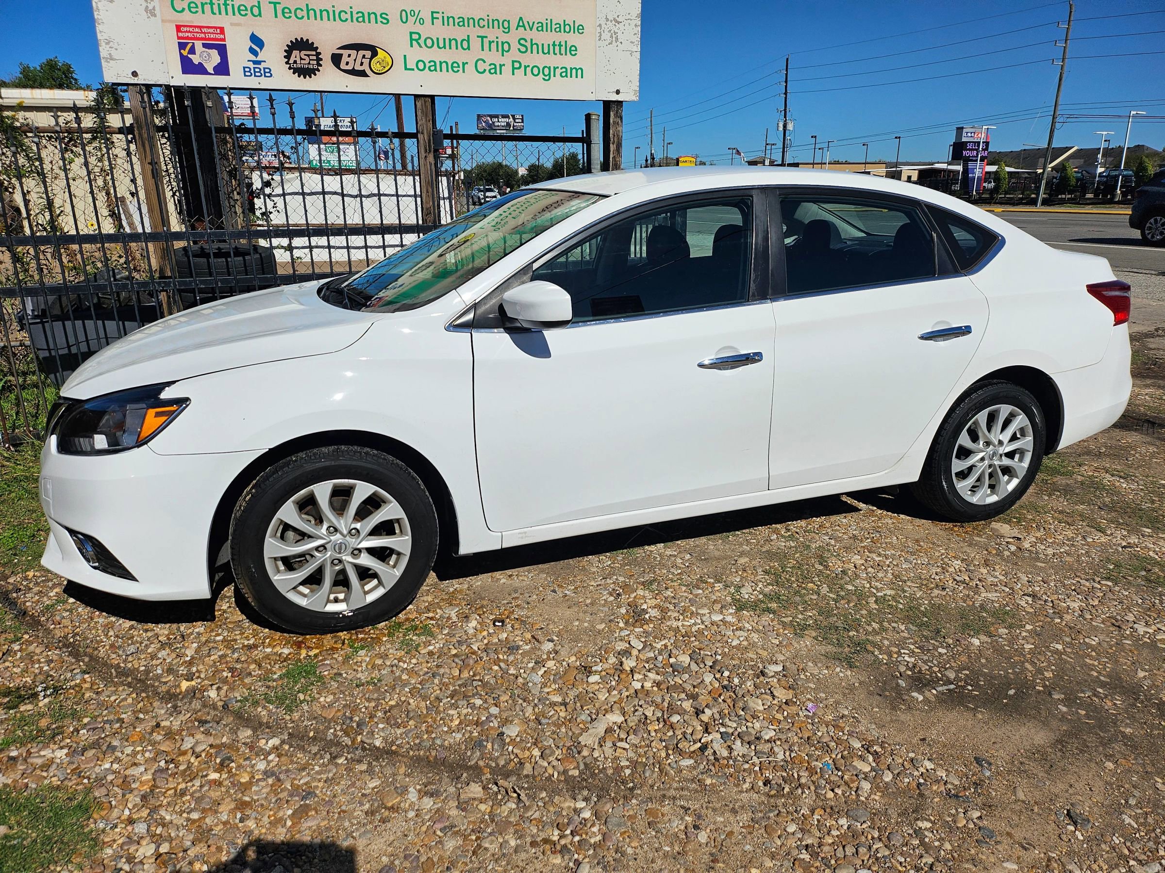 Used 2018 Nissan Sentra SV FWD image 2