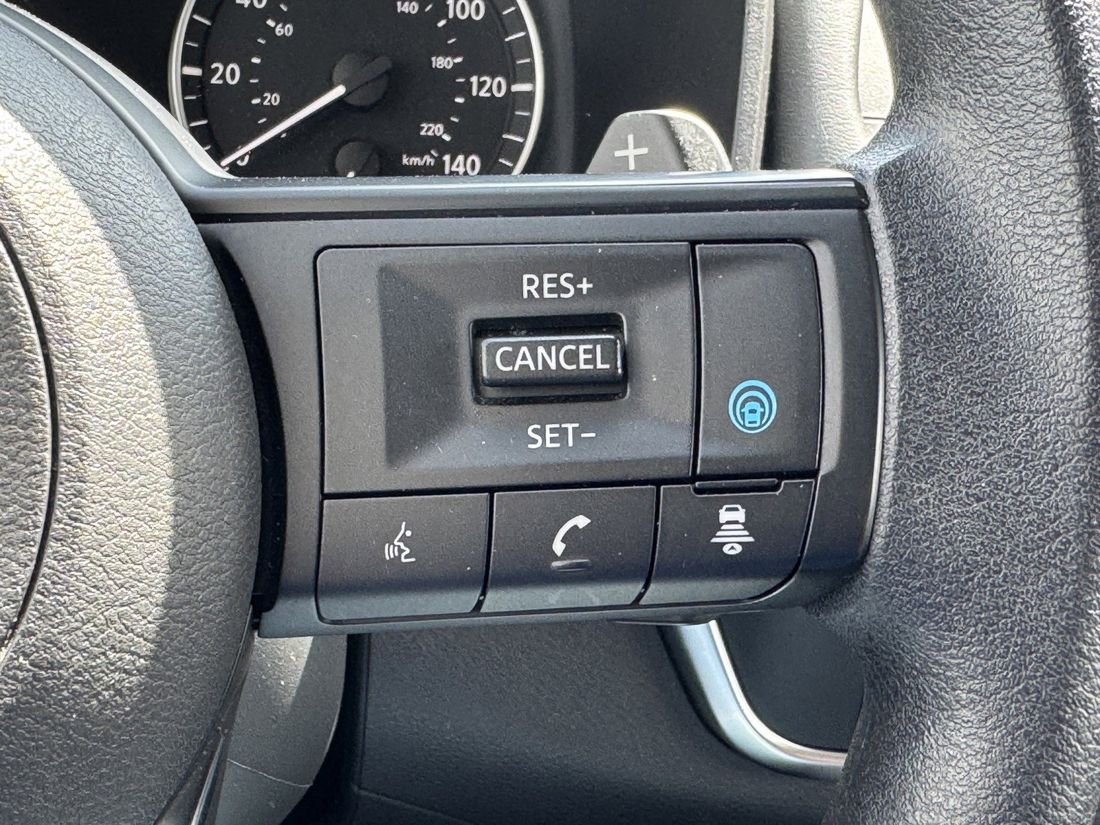 Used 2024 Nissan Rogue SV image 16