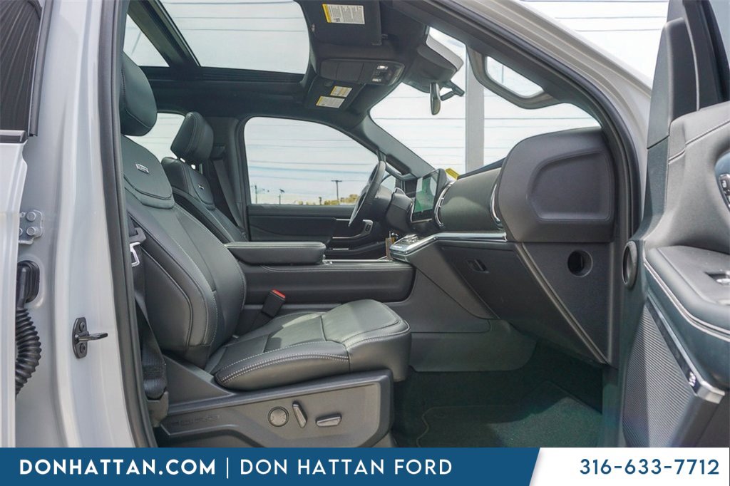 New 2025 Ford Expedition Platinum image 32