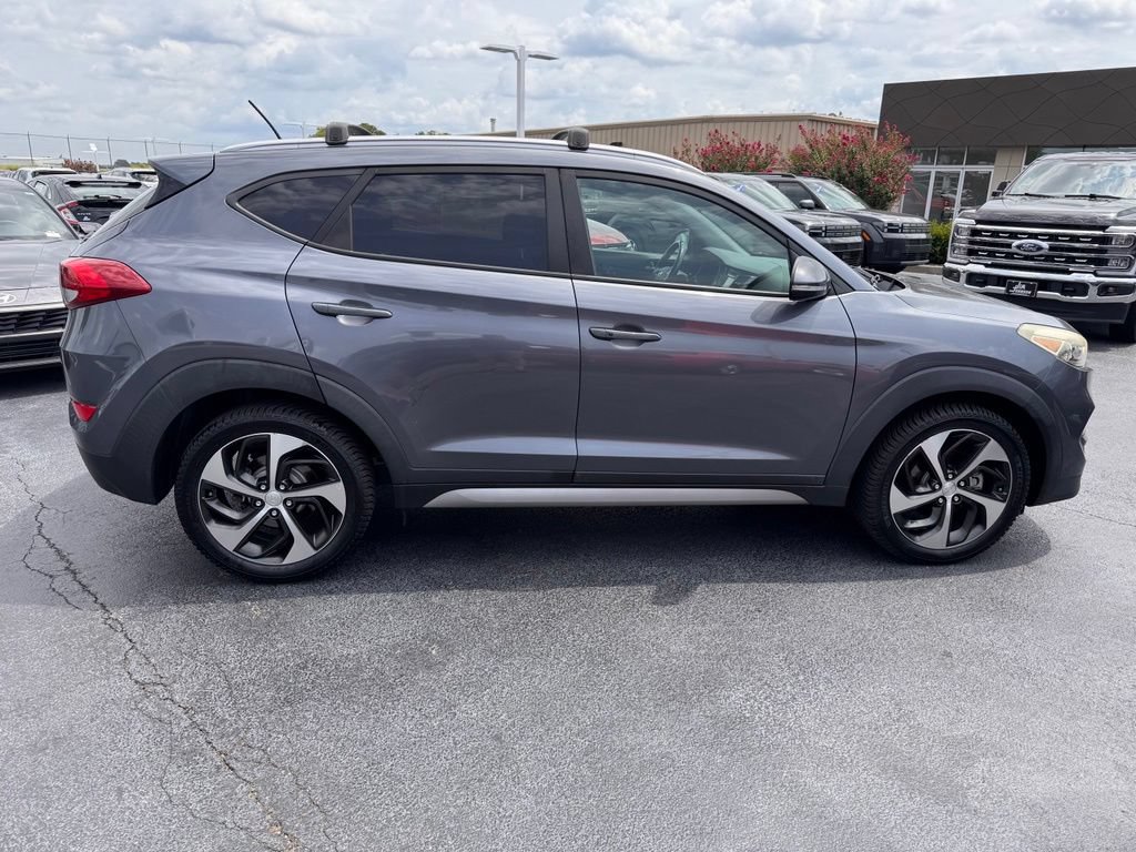 Used 2017 Hyundai Tucson Sport w/ Cargo Package FWD image 6