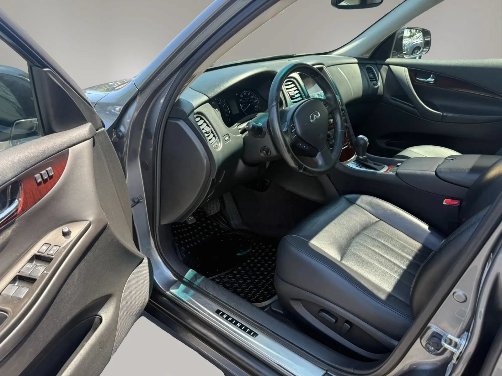 Used 2016 INFINITI QX50 AWD w/ Premium Plus Package image 13