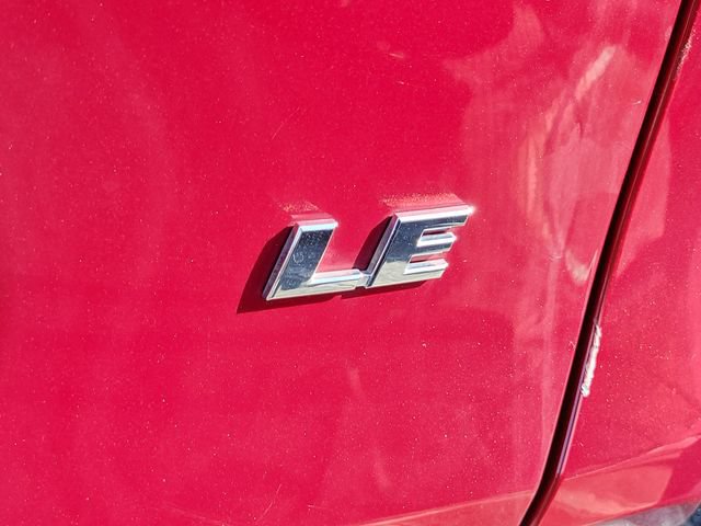 Used 2021 Toyota RAV4 LE FWD image 5