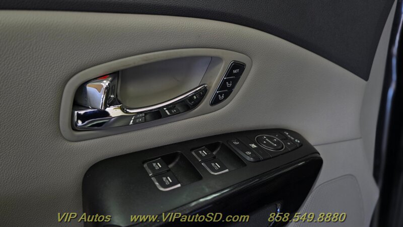Used 2017 Kia Sedona SX FWD image 24