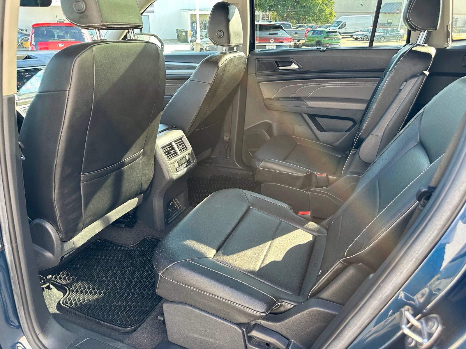 Used 2023 Volkswagen Atlas SE w/ Panoramic Sunroof Package FWD image 15