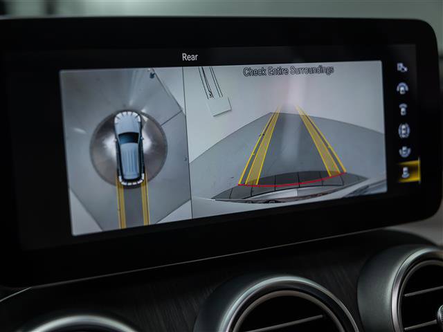 Used 2021 Mercedes-Benz GLC 300 SUV image 29