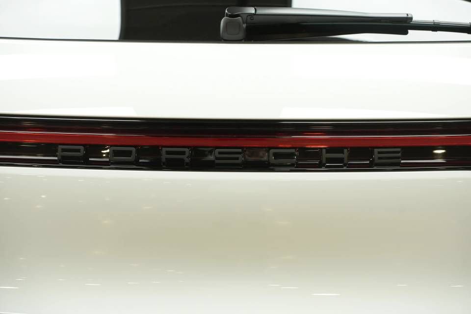 New 2026 Porsche Macan AWD/4WD image 37