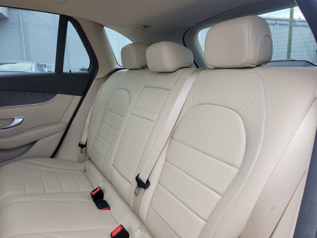Used 2021 Mercedes-Benz GLC 300 image 10