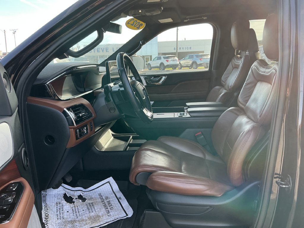 Used 2023 Lincoln Navigator L Reserve AWD/4WD image 7