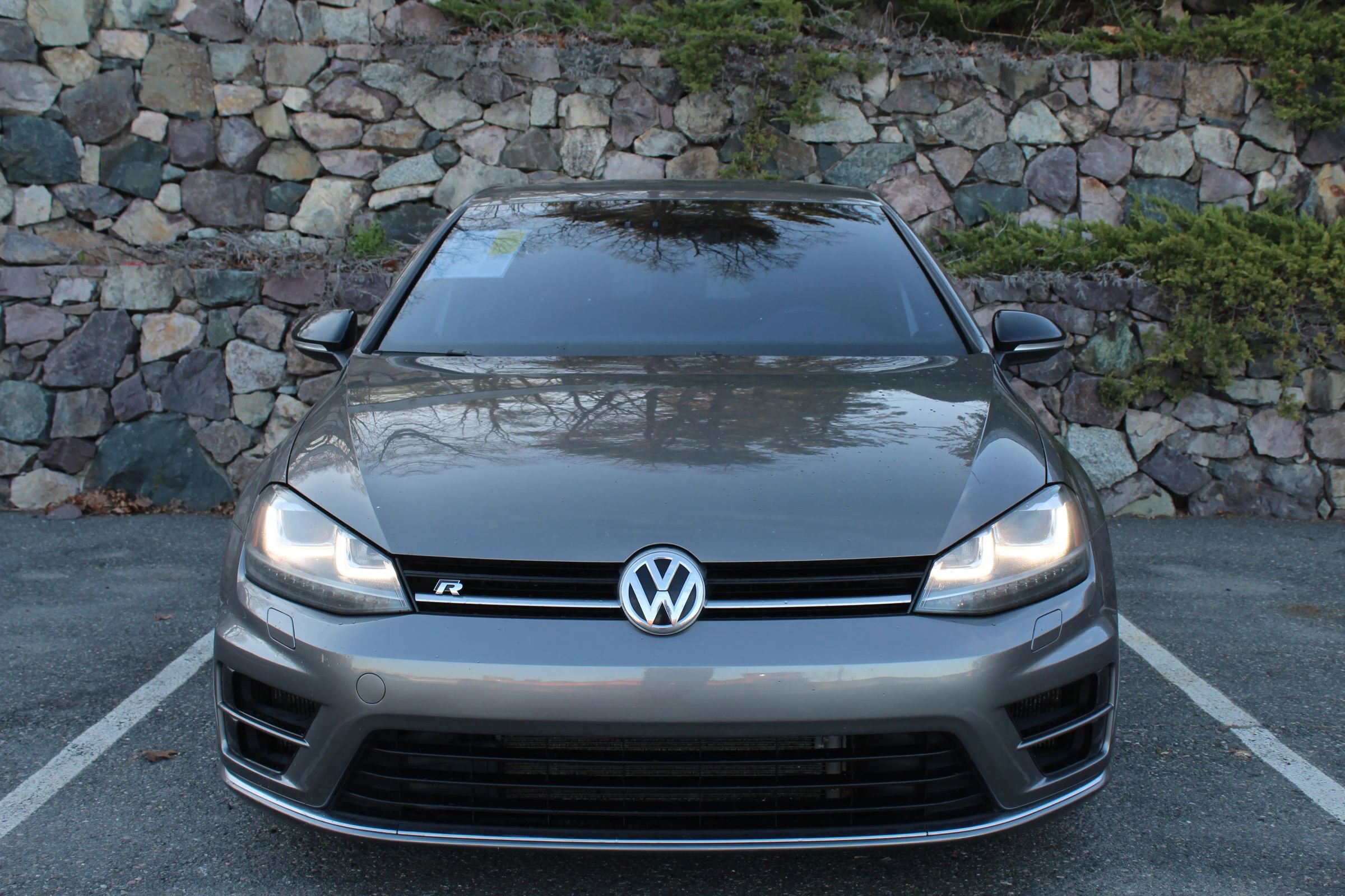 Used 2016 Volkswagen Golf 4-Door image 3