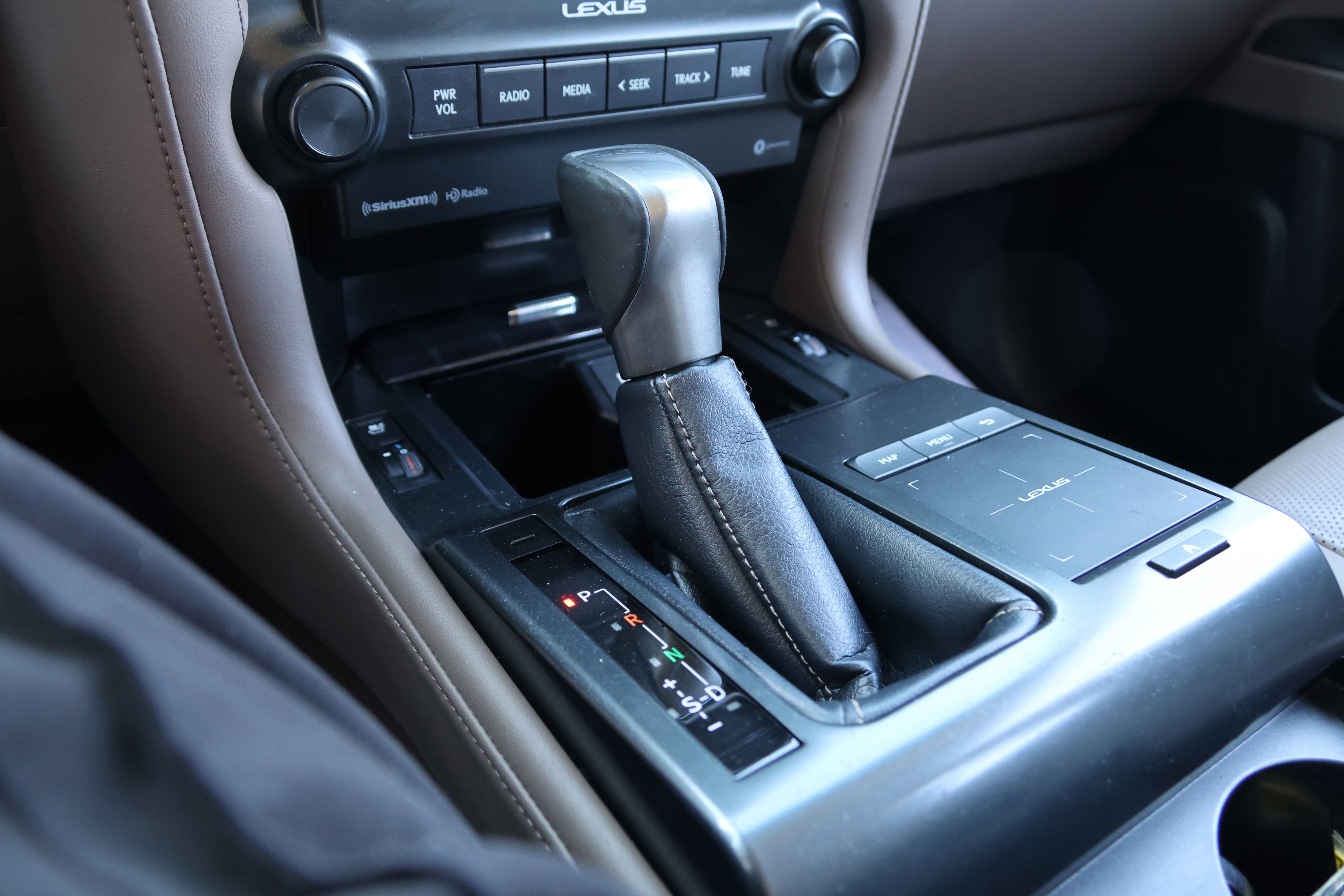 Used 2023 Lexus GX 460 Premium w/ Accessory Package AWD/4WD image 25