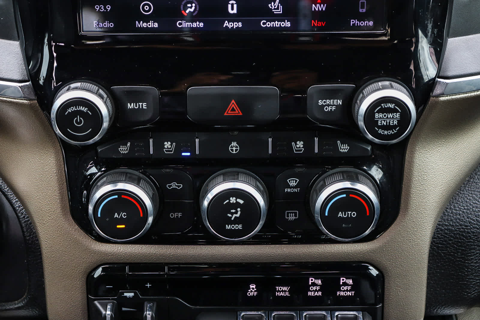Used 2019 RAM 1500 Laramie RWD image 19