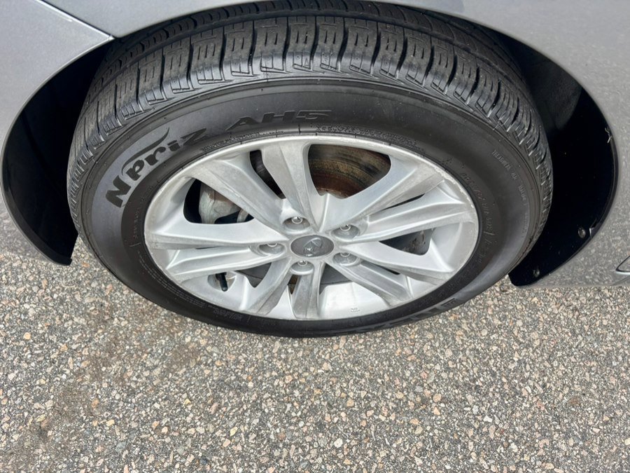 Used 2016 Hyundai Elantra Value Edition image 34