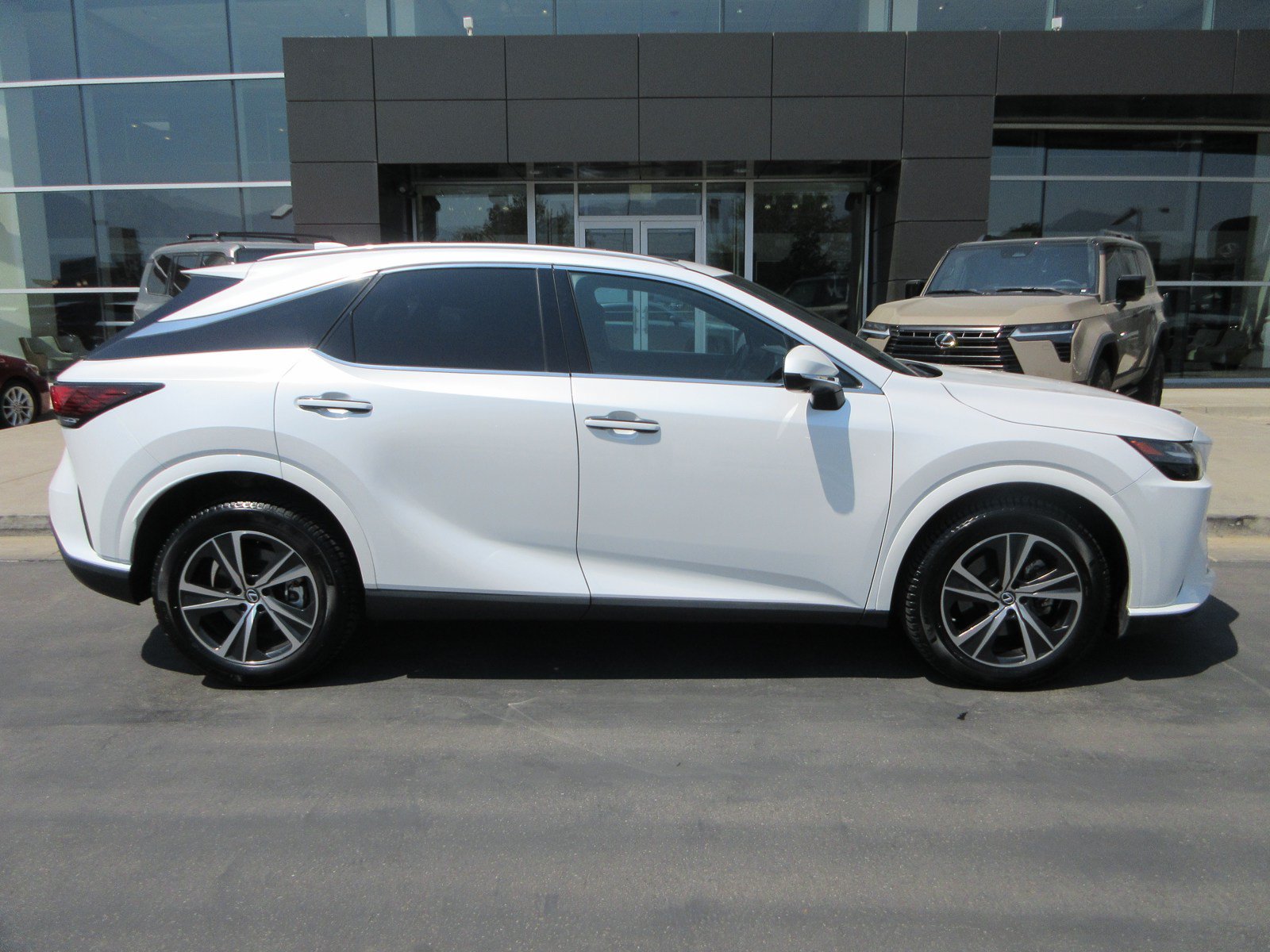 Used 2023 Lexus RX 350 Premium w/ Cold Area Package AWD/4WD image 11