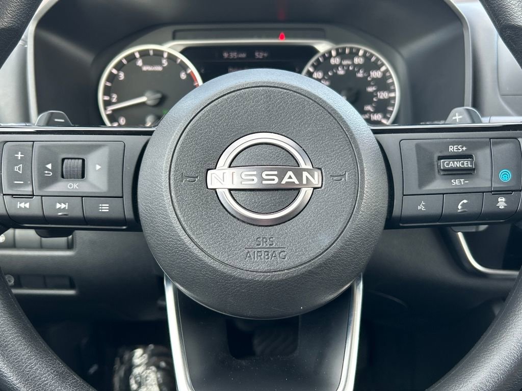 Used 2023 Nissan Rogue SV image 10