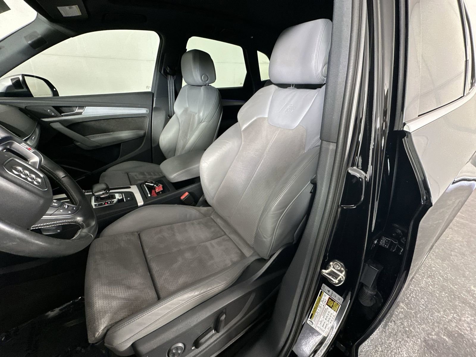 Used 2018 Audi SQ5 Prestige w/ Prestige Package image 15