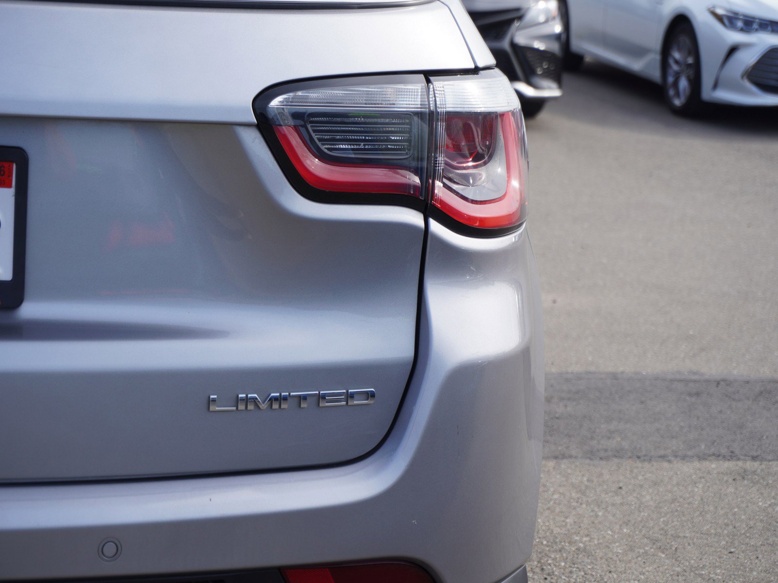 Used 2017 Jeep Compass Limited image 11