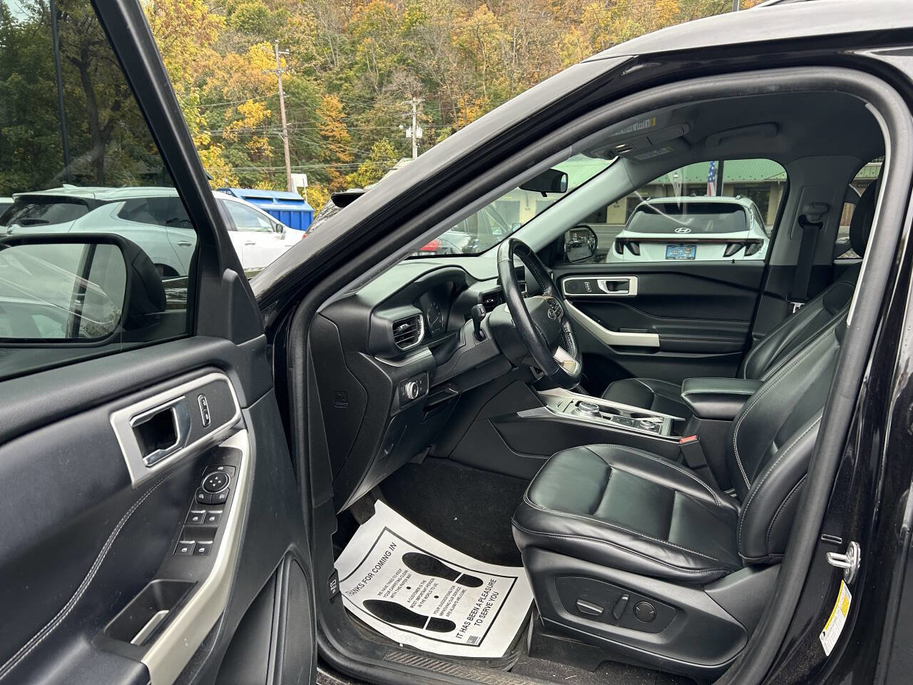 Used 2021 Ford Explorer XLT w/ Equipment Group 202A image 12