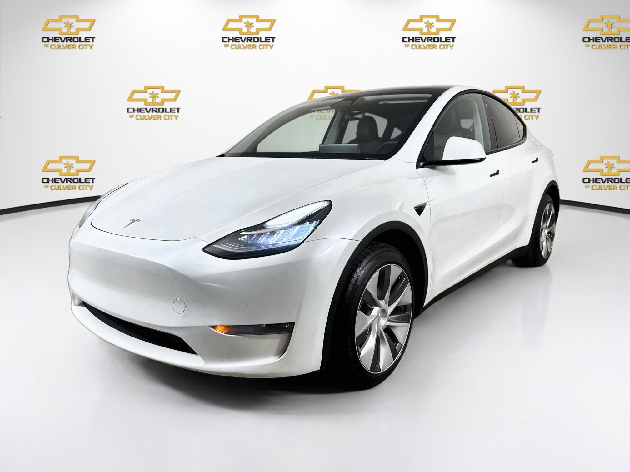 Used 2023 Tesla Model Y Long Range AWD/4WD image 3