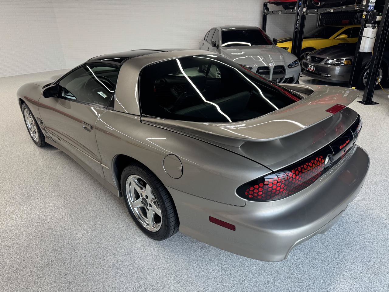 Used 2000 Pontiac Firebird Formula RWD image 12