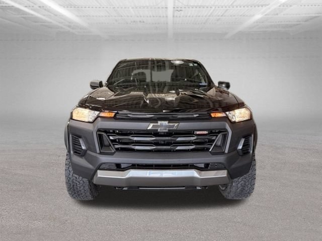 Used 2023 Chevrolet Colorado Trail Boss w/ Advanced Trailering Package AWD/4WD image 2