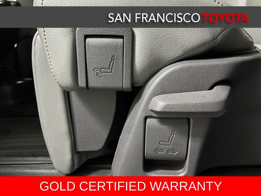 Certified 2021 Toyota Sienna Limited image 16