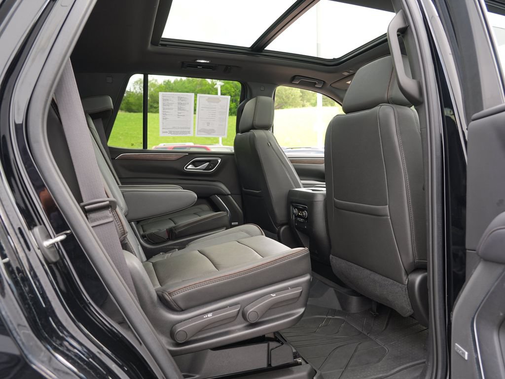 Used 2021 Chevrolet Tahoe High Country w/ Premium Package 2 AWD/4WD image 31