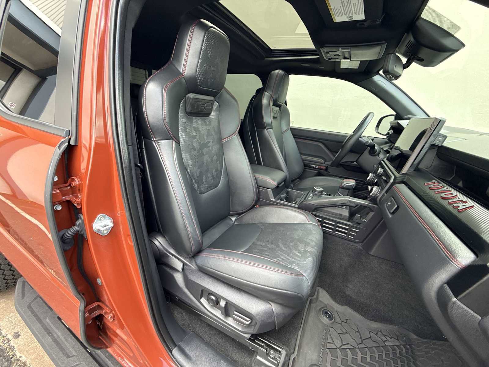 Used 2024 Toyota Tacoma TRD Pro AWD/4WD image 25