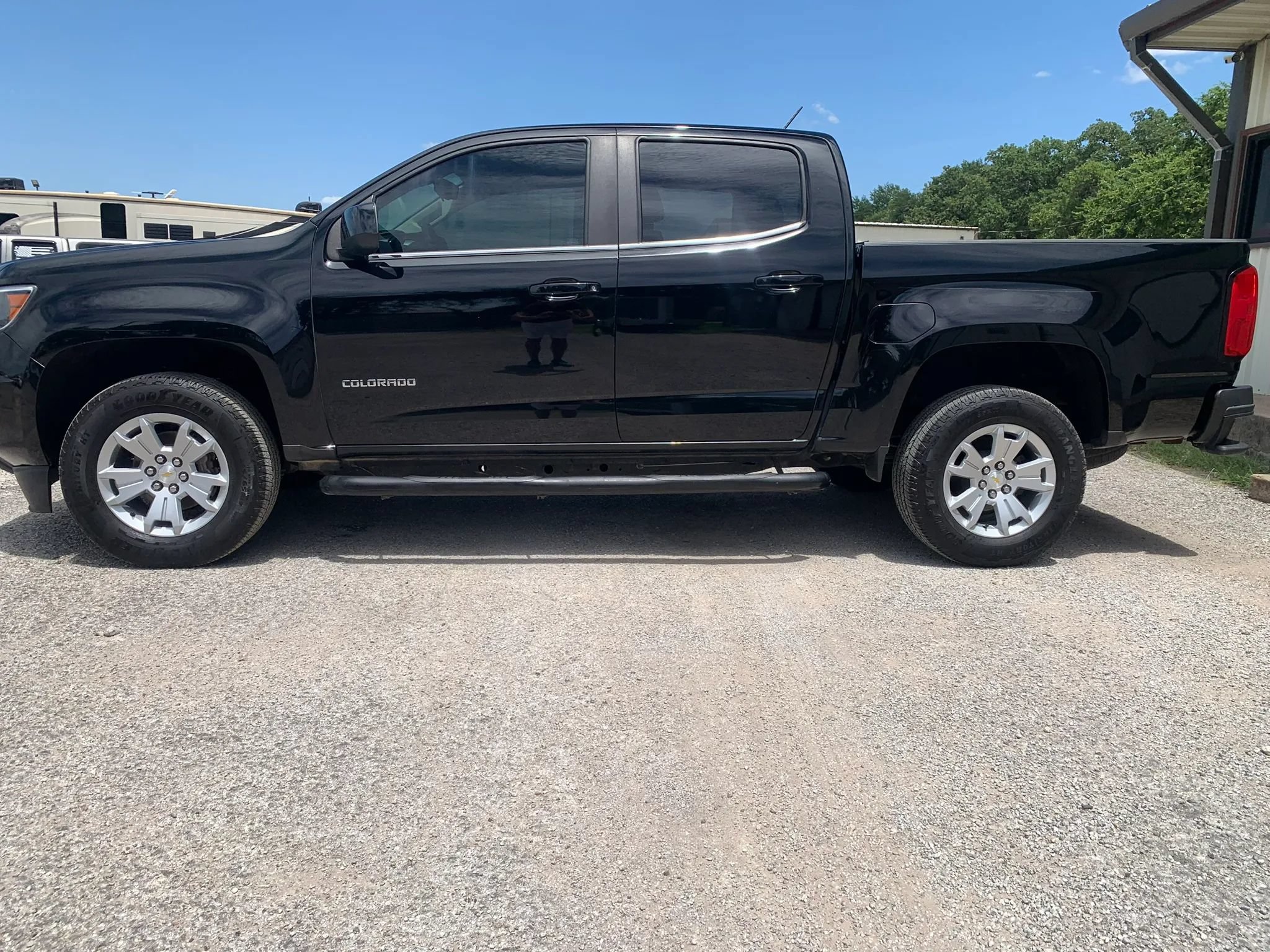 Used 2020 Chevrolet Colorado LT RWD image 2