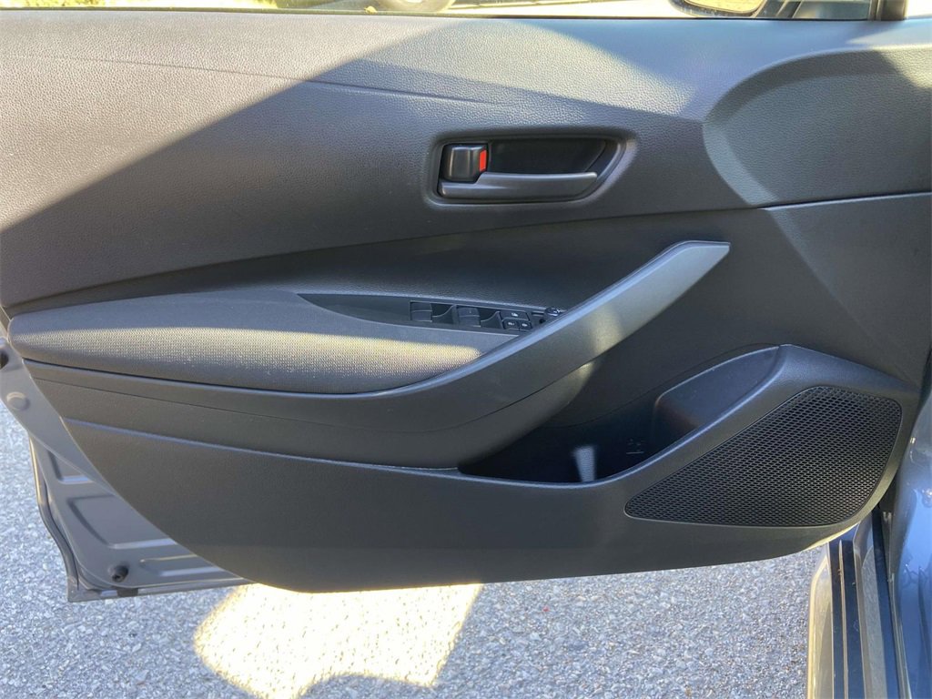 Used 2025 Toyota Corolla LE image 11
