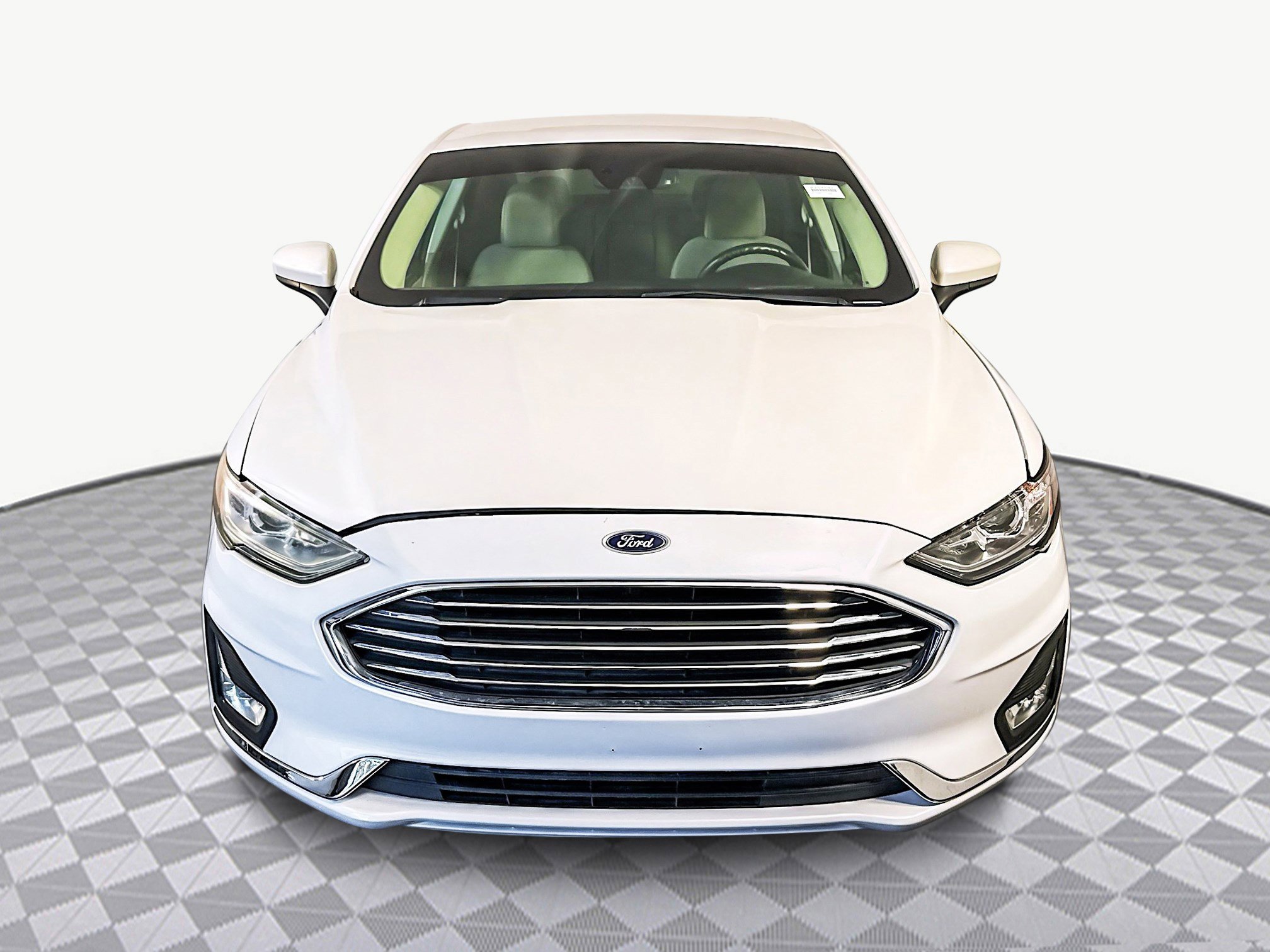 Used 2020 Ford Fusion SE image 2