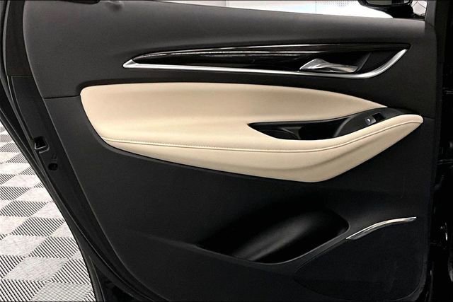 Used 2023 Buick Enclave Essence image 19