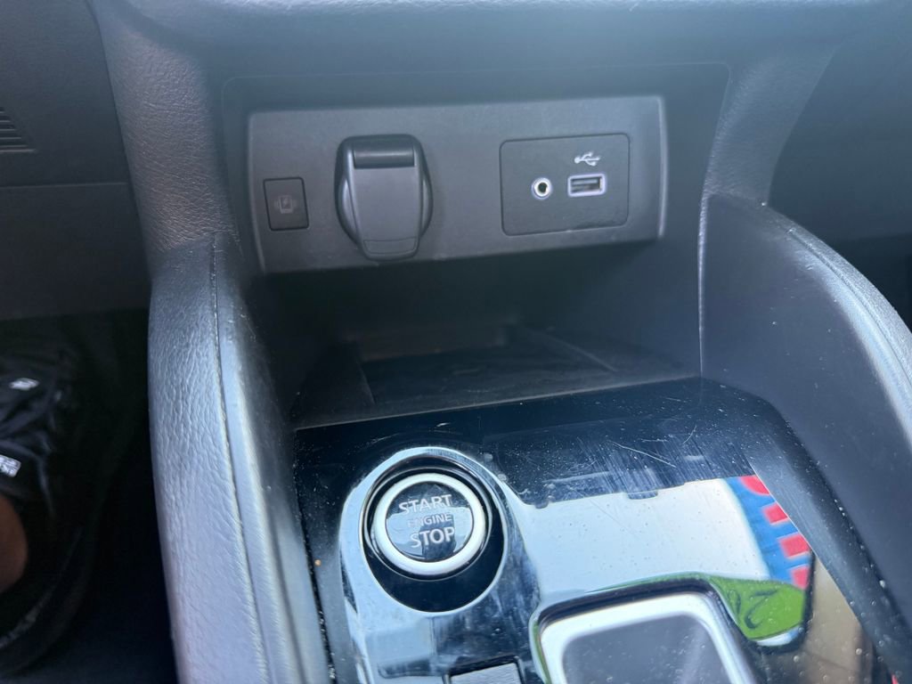 Used 2025 Nissan Versa SV image 15