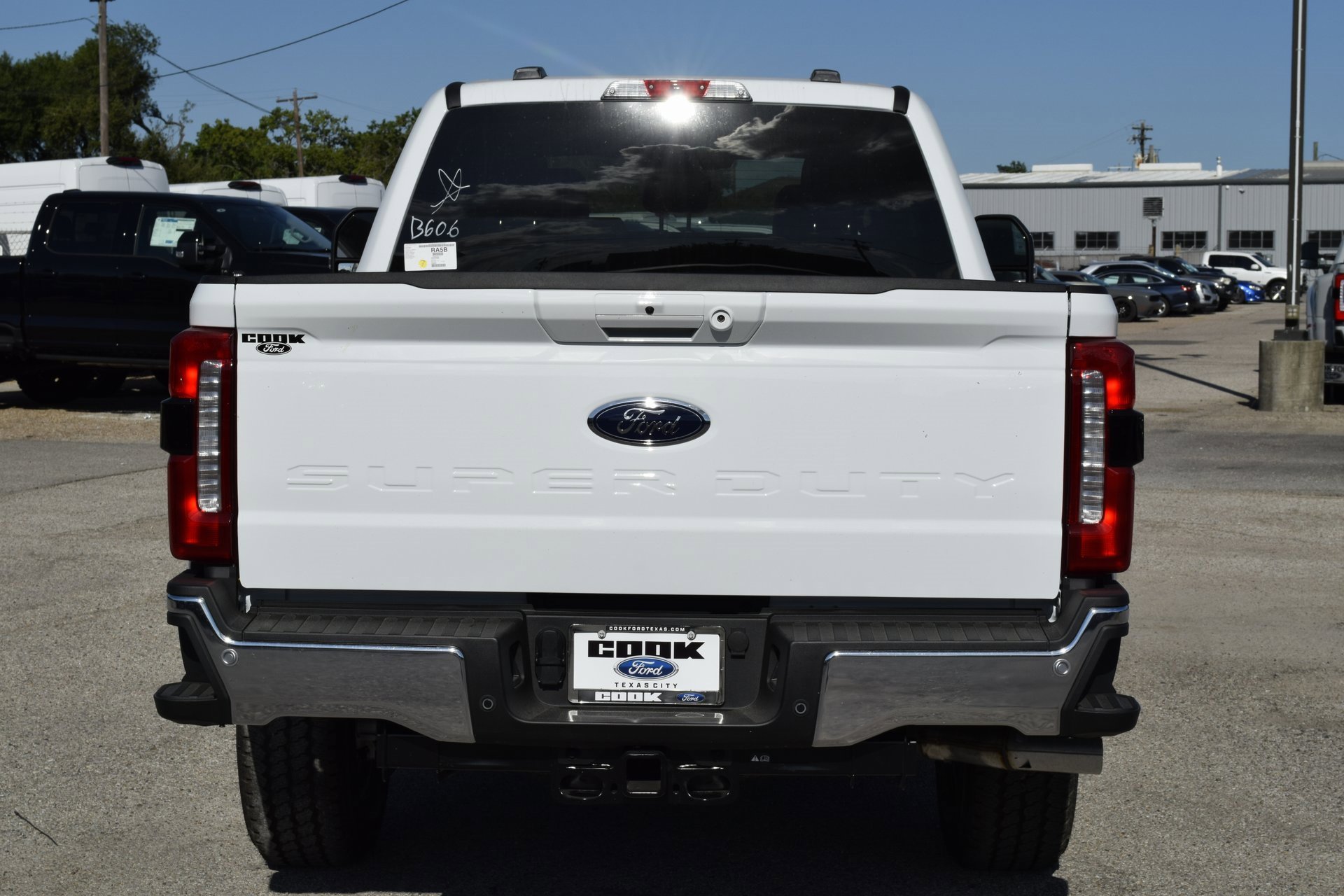 New 2026 Ford F250 Lariat w/ FX4 Off-Road Package image 5