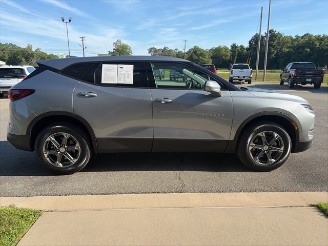 Used 2025 Chevrolet Blazer LT FWD image 6
