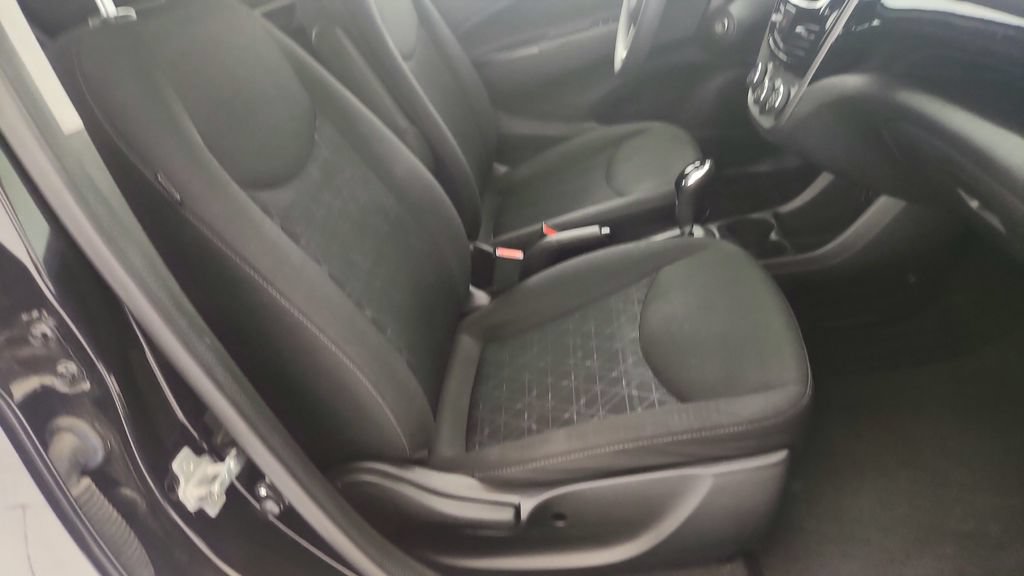 Used 2021 Chevrolet Spark LT FWD image 28