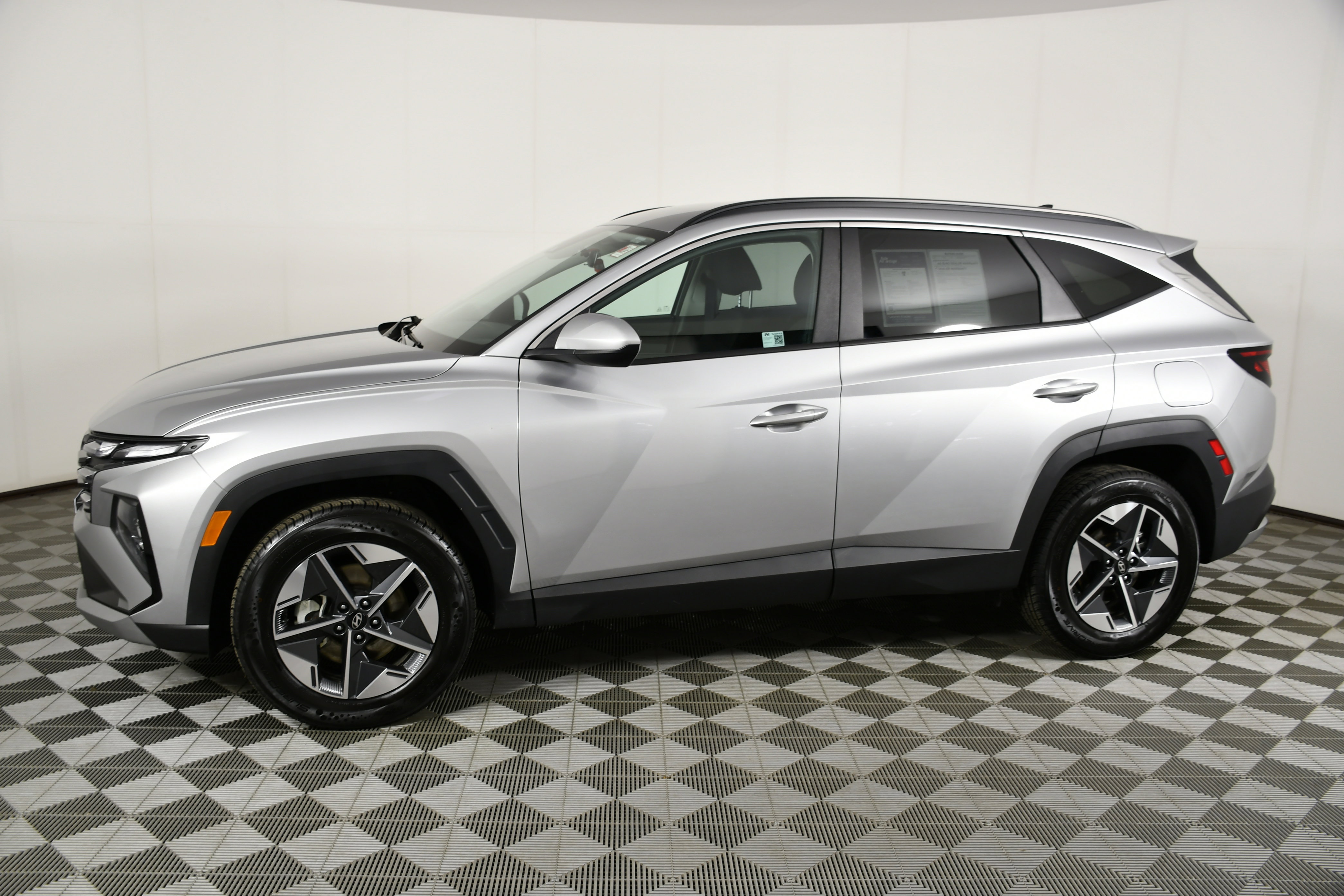 Used 2025 Hyundai Tucson SEL AWD/4WD image 9