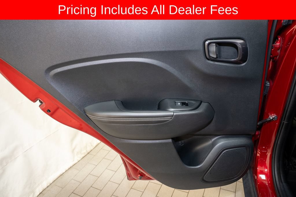 Used 2024 Hyundai Venue Limited FWD image 9
