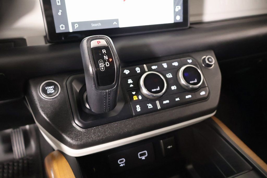Used 2020 Land Rover Defender 110 HSE image 8